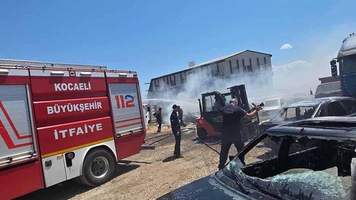 Ot yangınında alevler yediemin otoparkındaki araçlara sıçradı