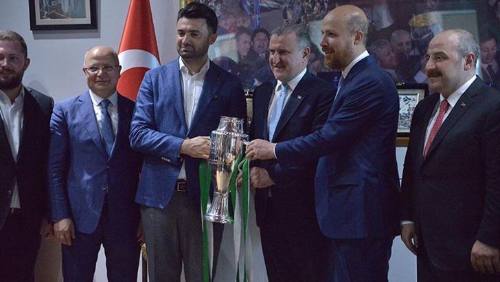 Bakan Bak: Bursaspor'u, Süper Lig'de görmek istiyoruz