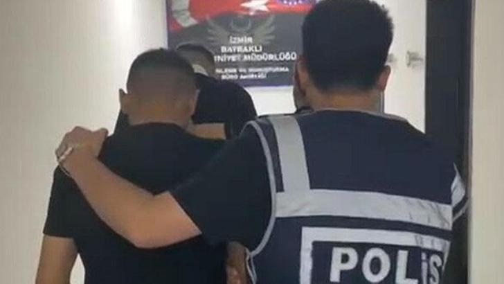 İzmir'de düğündeki ihbara giden polis, ruhsatsız tabanca ve tüfekler ele geçirdi; 2 tutuklama