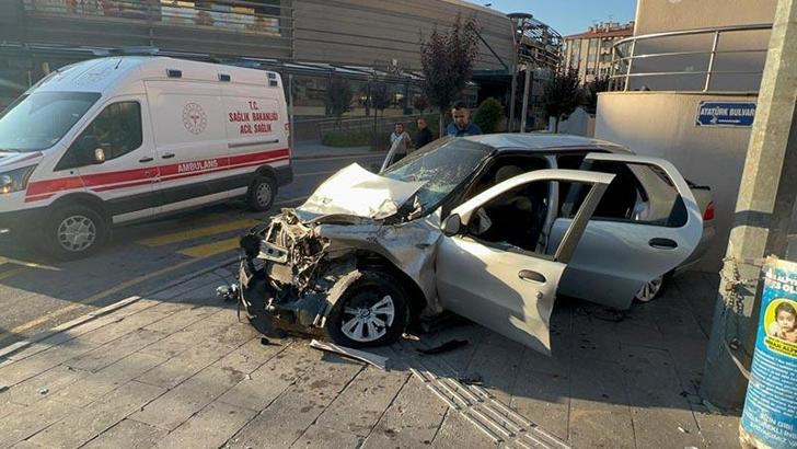 Nevşehir’de otomobil ile kamyonet çarpıştı; 4 yaralı