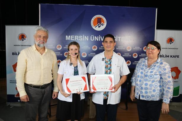 Açık havada vatandaşlara ağız ve diş sağlığı anlatıldı