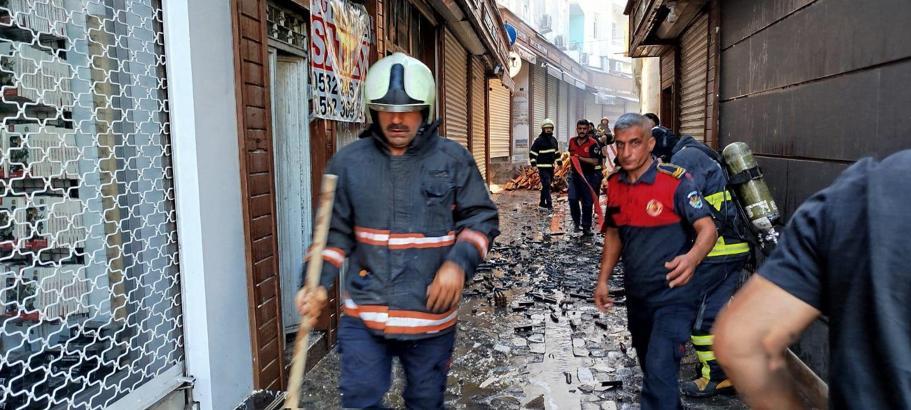 Şanlıurfa’da havai fişek deposunda çıkan yangın söndürüldü