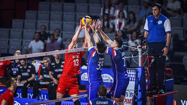 A Milli Erkek Voleybol Takımı, Fransa'ya 3-0 mağlup oldu