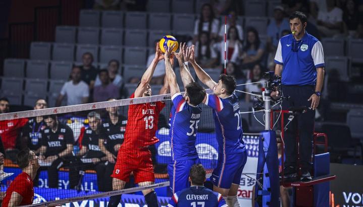 A Milli Erkek Voleybol Takımı, Fransa'ya 3-0 mağlup oldu