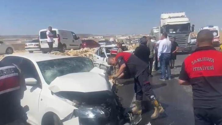 Şanlıurfa’da iki otomobil kafa kafaya çarpıştı: 5 yaralı