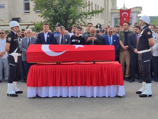 Kazada ölen polis memuru Sakarya’da toprağa verildi