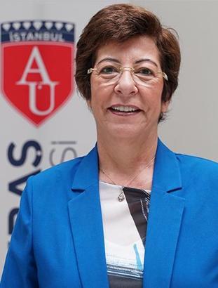 ‘Eczacılık sadece bilgi değil, değer üreten bir meslek olmalı’