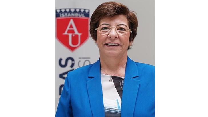 ‘Eczacılık sadece bilgi değil, değer üreten bir meslek olmalı’