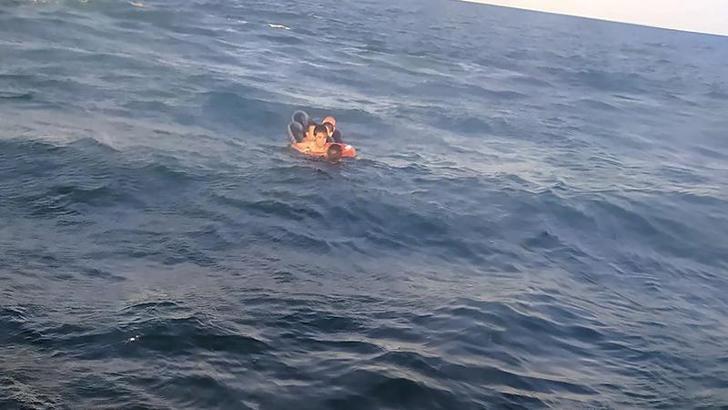 Şişme botla denizde mahsur kalan 3’ü çocuk, 4 kişi kurtarıldı
