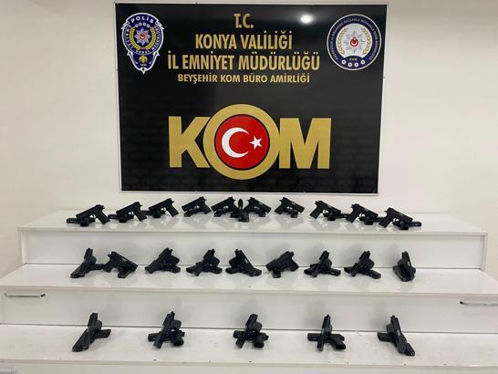 Konya'da ruhsatsız 50 tabanca ele geçirildi