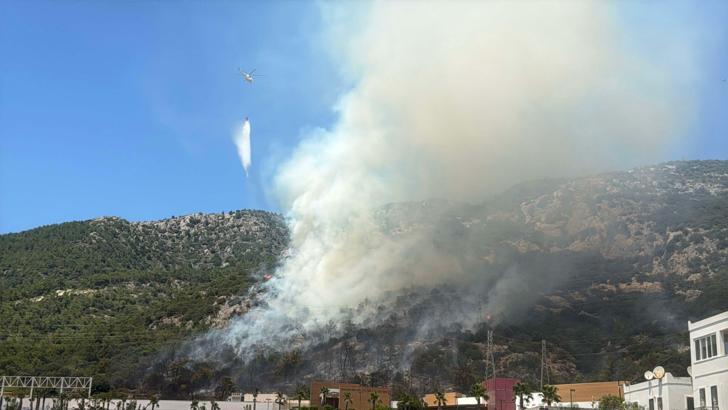 Bodrum’da maki yangını; AVM tahliye edildi / Ek fotoğraflar