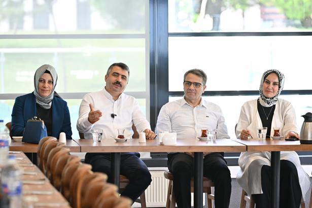Deprem bölgesinden gelen kadın kooperatifleri, Yıldırım Belediye Başkanı Yılmaz’ı ziyaret etti