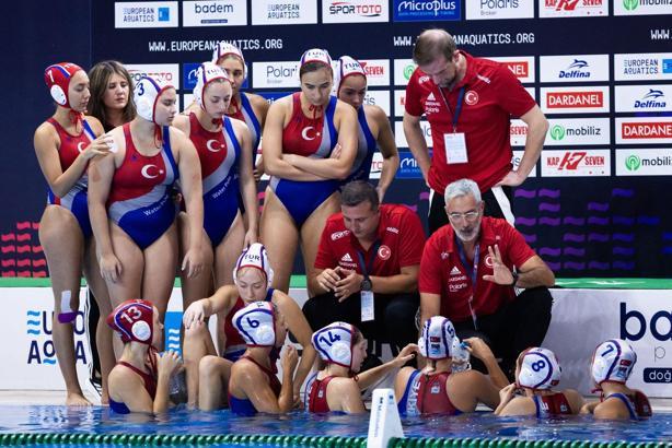 Türkiye U16 Kadın Sutopu Milli Takımı 4’te 4 yaptı çeyrek finale kaldı