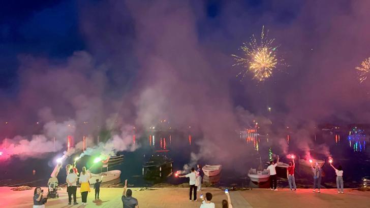 Samsunspor taraftarından 60’ıncı yıl kutlamalarında meşaleli şov