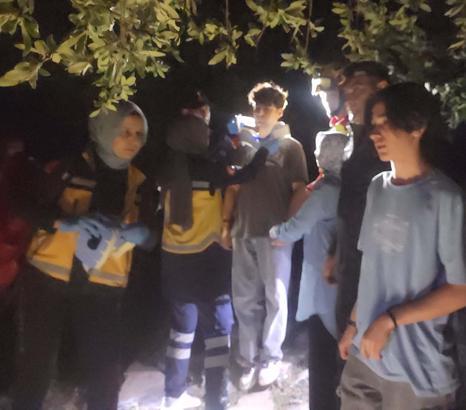 Dağda mahsur kalan 2 kardeş, 4 saat sonra kurtarıldı