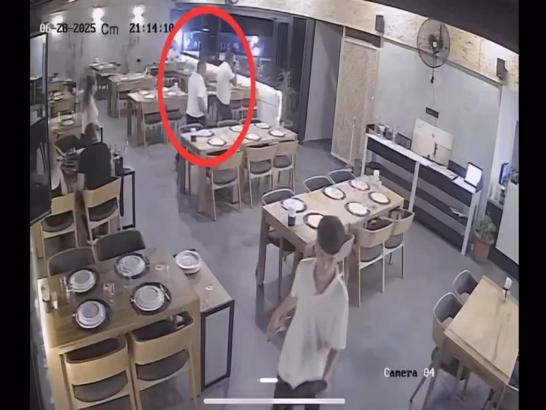 Nefes borusuna karides kaçan müşterisini kurtaran işletmeci: İyi ki Heimlich eğitimini almışım