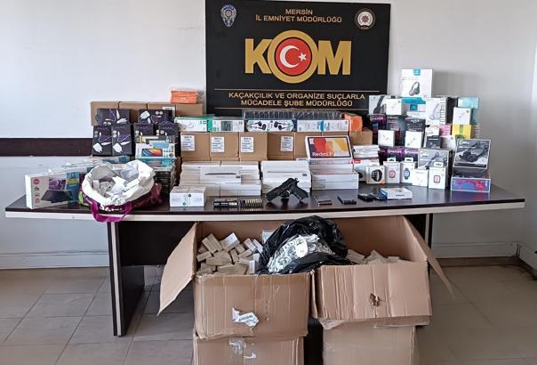 Mersin’de kaçak telefon operasyonu: 12 şüpheliden 2'si tutuklandı