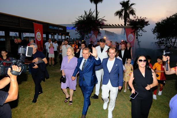 Antalya'da Galatasaray'ın 25'inci şampiyonluk coşkusu