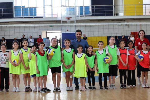 Bağcılar’da çocuklar yaz tatilini spor yaparak geçiriyor