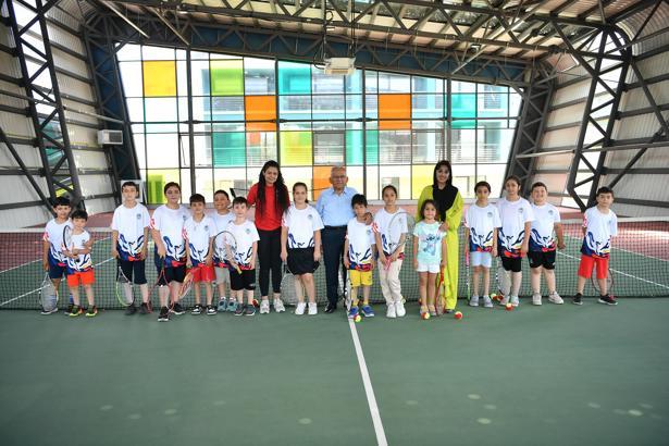 Başkan Büyükkılıç, sporcularla bir araya geldi