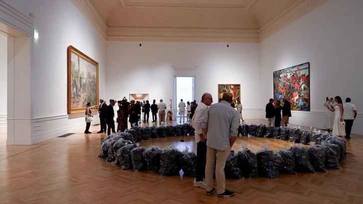 Ahmet Güneştekin’in ‘Yoktunuz’ sergisi İtalya’da ziyarete açıldı