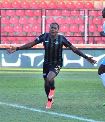 Akhisarspor ve Denizlispor amatöre düştü, Rodallega halen sahada