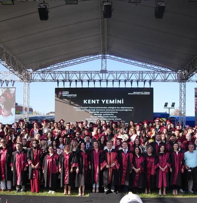 İstanbul Kent Üniversitesi 2025 mezuniyet töreni gerçekleşti