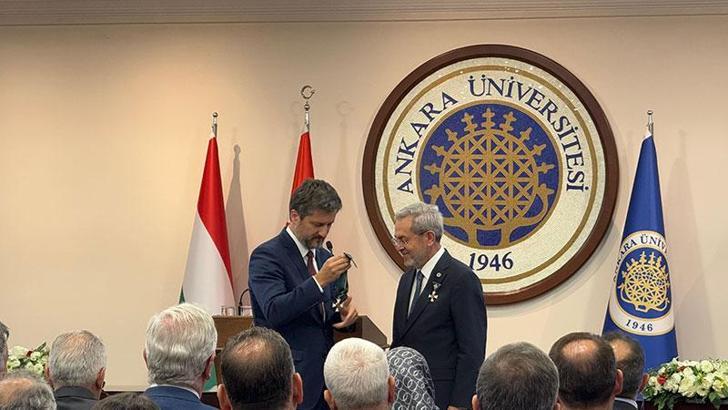 Ankara Üniversitesi Rektörü Ünüvar'a Macaristan'dan Liyakat Nişanı
