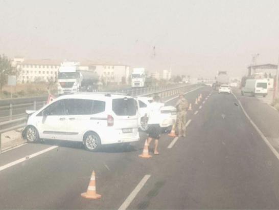 Nusaybin’de otomobil ile hafif ticari araç çarpıştı: 5 yaralı