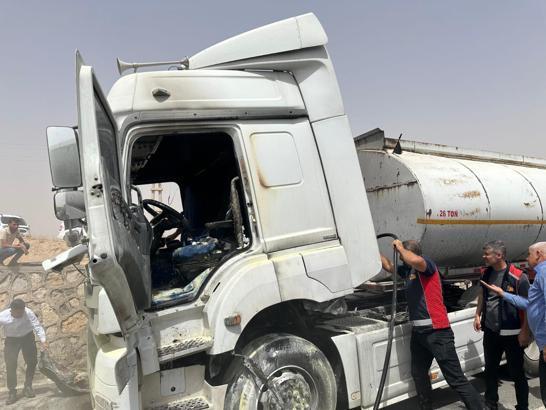 Silopi’de akaryakıt yüklü tanker yandı