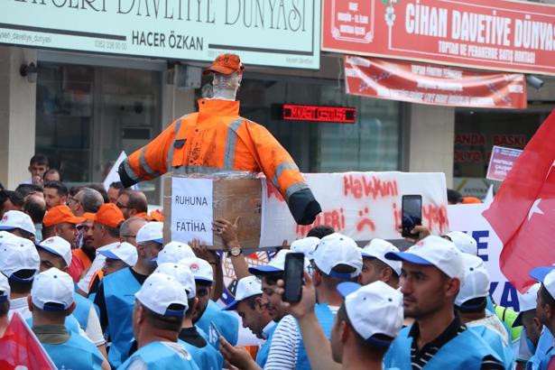 Kayseri’de kamu işçilerinden tabutlu eylem