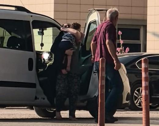 Bursa'da 3 katlı binanın çatı katından düşen çocuk ağır yaralandı