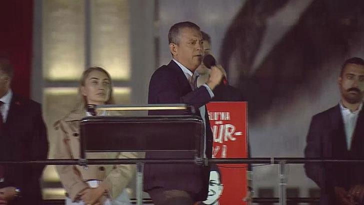 Özgür Özel, Saraçhane'de konuştu