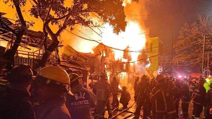 Filipinler'de yangın: Bin kişi evsiz kaldı