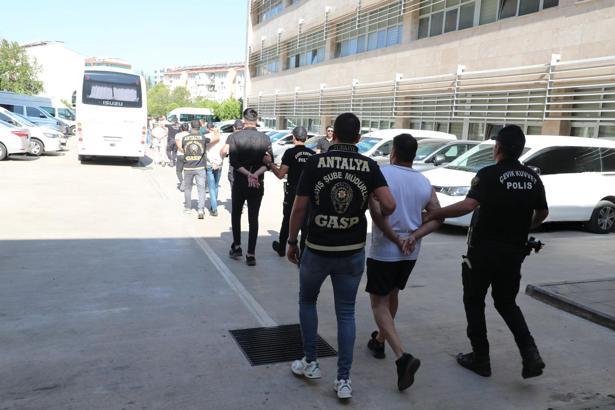 Antalya'da 'Gece Avı' operasyonu; 20 tutuklu