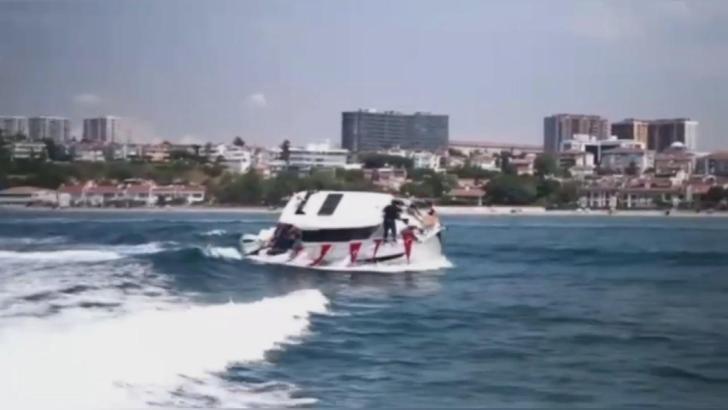 İstanbul - Yan yatan teknedeki gazeteciler tehlike atlattı