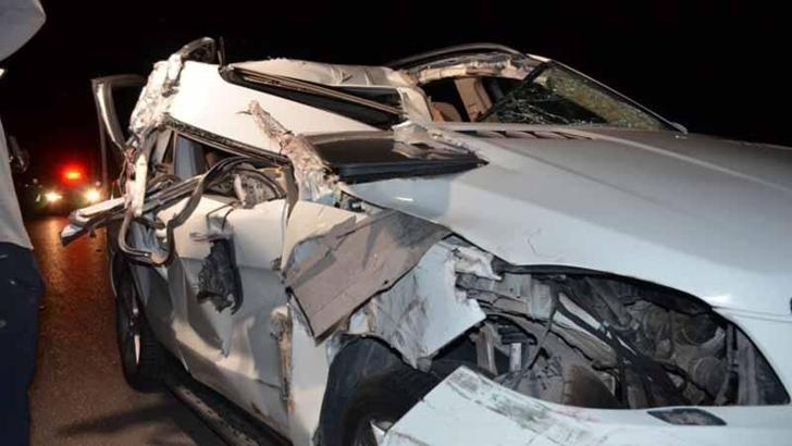 Hafif ticari araç ile traktör çarpıştı: 1 ölü, 4 yaralı