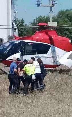 Boğulma tehlikesi geçiren kişi ambulans helikopterle hastaneye kaldırıldı