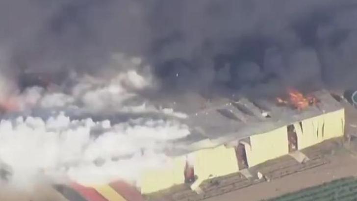 California’da havai fişek deposunda patlama