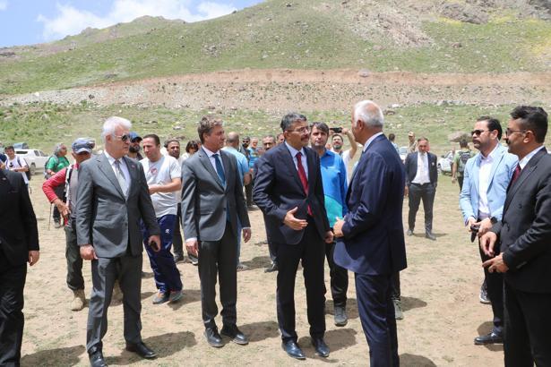 Bakan Ersoy: Terörsüz Türkiye ülkemizin önüne yepyeni kapılar açacak (2)