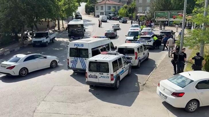 ‘Dur’ ihtarına uymayıp 2'si polis otosu, 4 araca çarpan ehliyetsiz sürücü tutuklandı