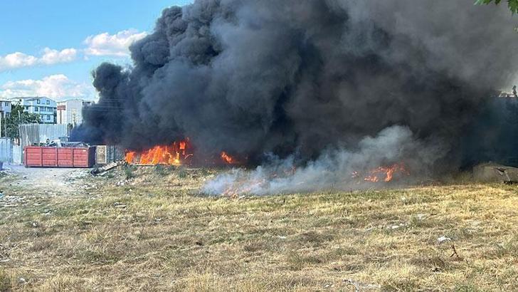 Kocaeli'de hurda dükkanında çıkan yangın yakındaki atölyeye sıçradı