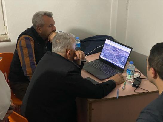 Tek motorlu uçakla dünya turuna çıkan pilot, kaza kırıma uğradı; 2 kişiye ulaşılmaya çalışılıyor (5)