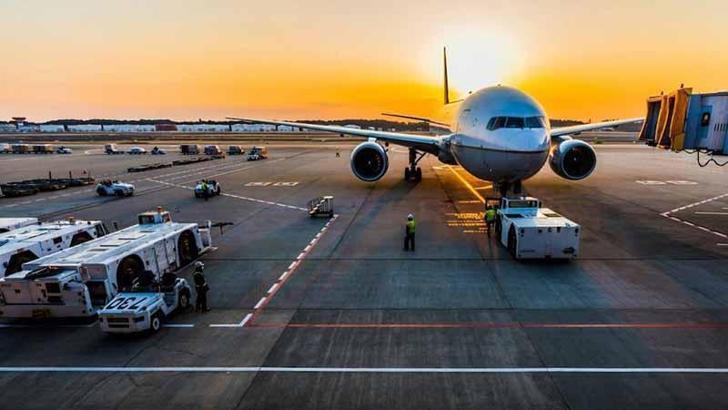 Fransa'da grev nedeniyle bazı uçuşlar iptal edildi