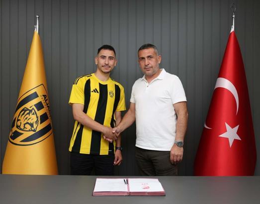 Aliağa FK Eray Akar'ın bonservisini aldı