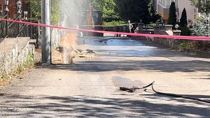 Kazı sırasında doğal gaz hattı borusunda patlama oldu; 3 işçi yaralı