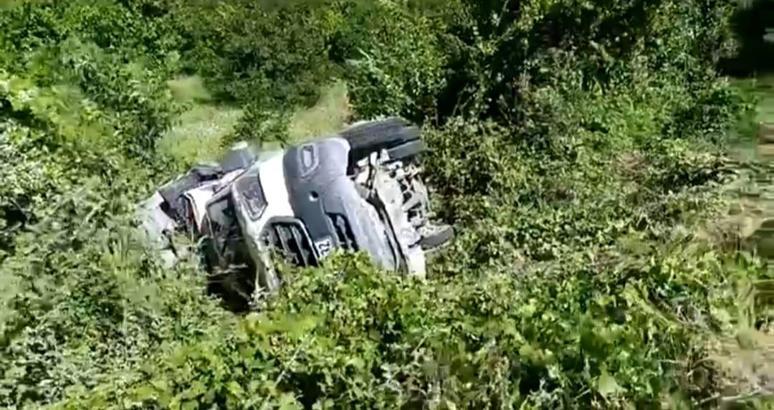 Kontrolden çıkan kamyonet uçuruma devrildi: 1 yaralı