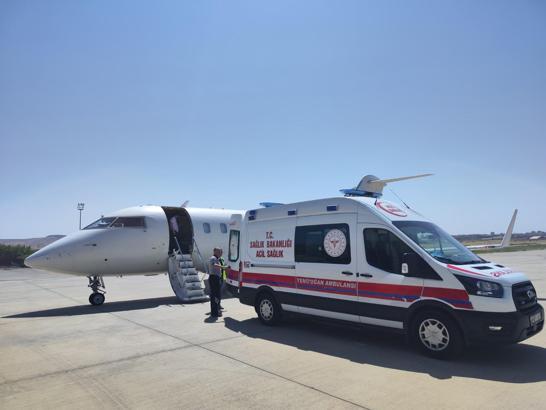 Batman'da ambulans uçak, 33 günlük bebek için havalandı