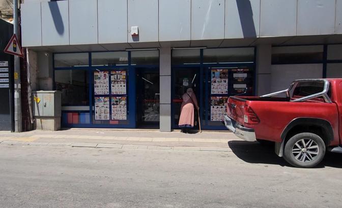 Kasiyere yumruk atan şüpheliye müdahale eden müşteri: Bir kadın darbediliyordu duramadım (2)