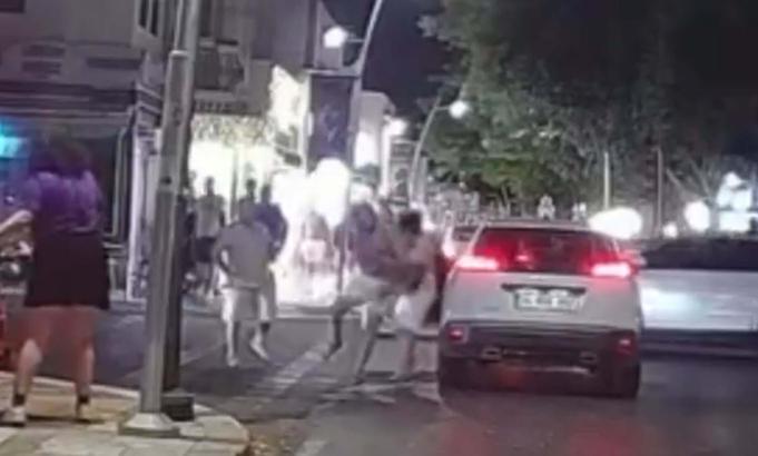 Bodrum’da sürücülerin yol verme kavgası kamerada /Video eklendi